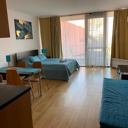 Gemini Superior Apartman & Yacht Балатонлеле Екстериор снимка