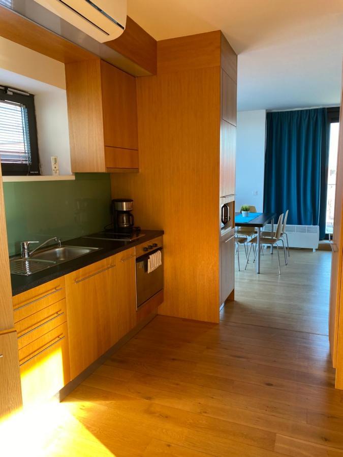 Gemini Superior Apartman & Yacht Балатонлеле Екстериор снимка