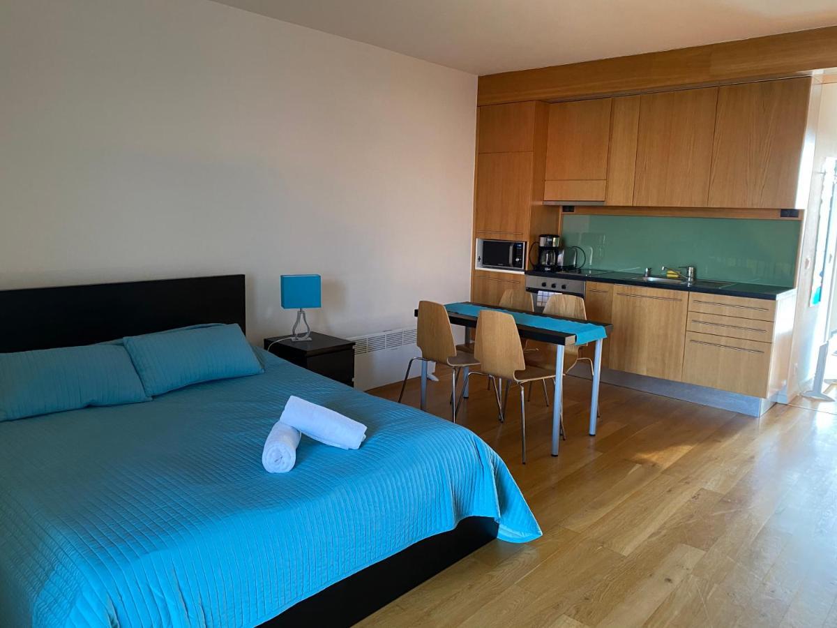 Gemini Superior Apartman & Yacht Балатонлеле Екстериор снимка